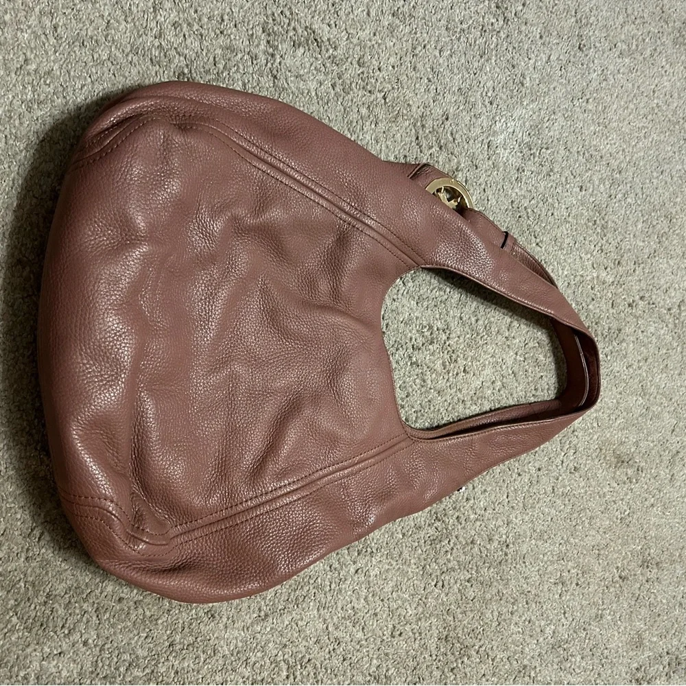 Michael Kors Brown mauve Hobo Bag with Pebbled Leather‎ and MK Charm